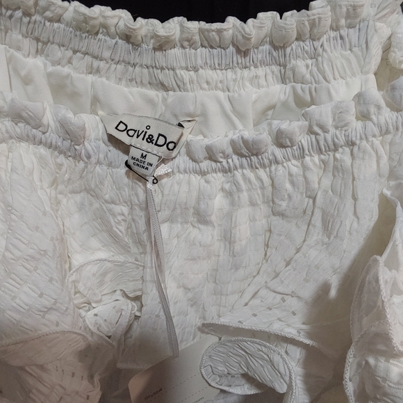 Davi & Dani Textured White Dress - Picture 4 of 4